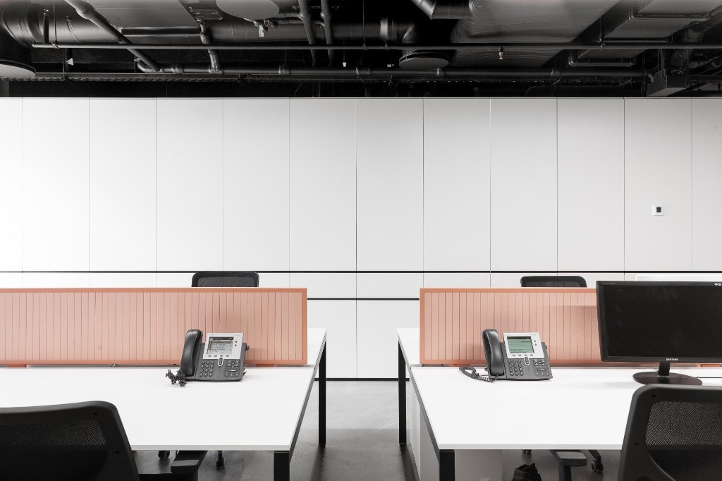 Modern workstations with privacy screens