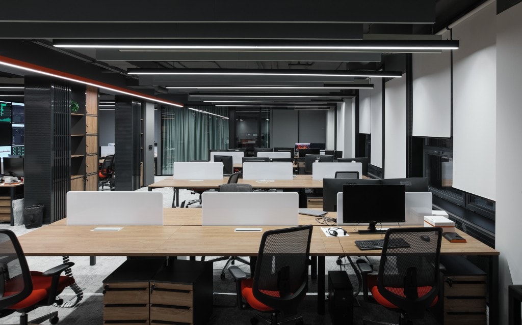 Akshar Business Park office workstations fit-out by Havelock
