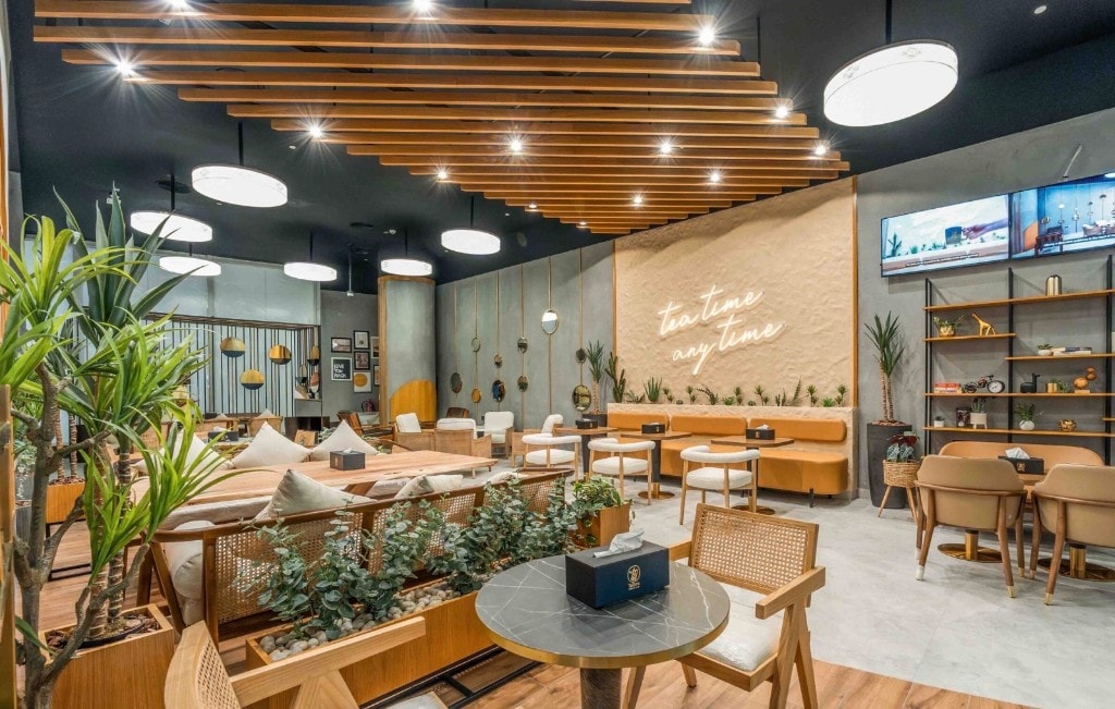 Restaurants & Cafés